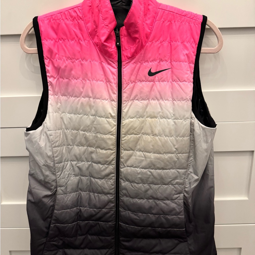 Nike Women's ombre Pink and black reversible therma Vest size Large